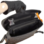 Voyager Small Messenger Bag - Image 4