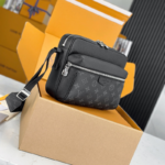 OUTDOOR Messenger Bag - Image 5