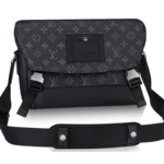 Voyager Small Messenger Bag - Image 3